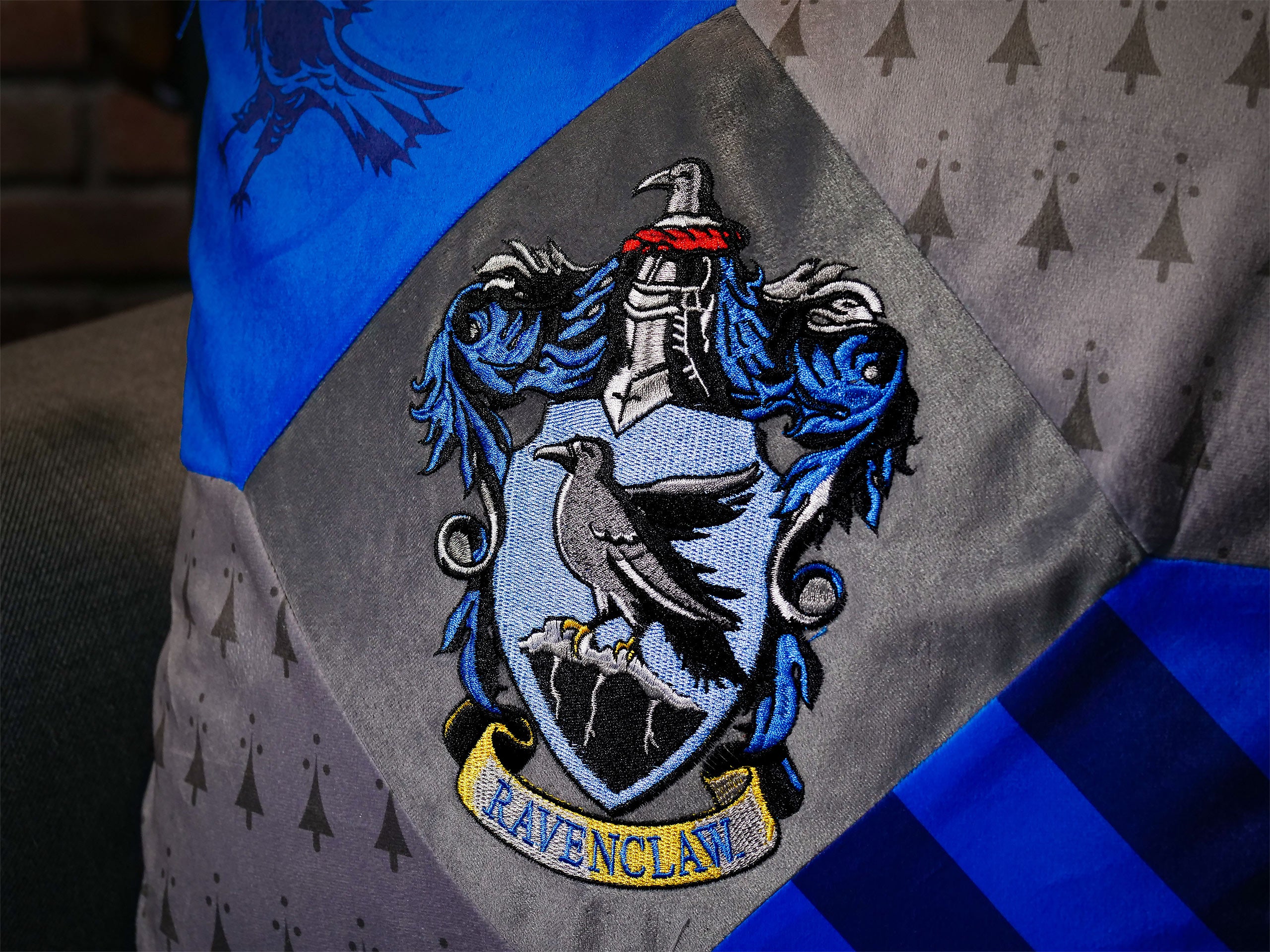 Imagen del producto Harry Potter - Almohada de lujo Ravenclaw con borlas