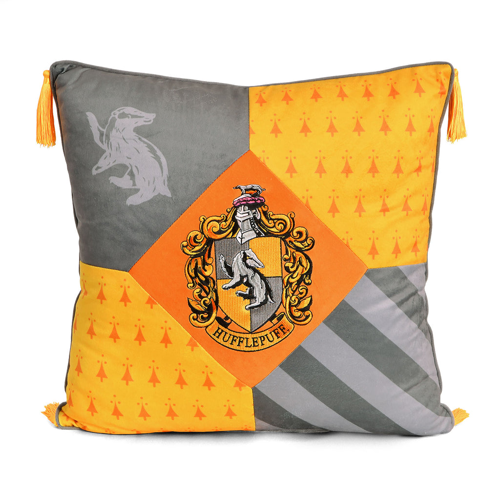 Imagen del producto Harry Potter - Almohada Hufflepuff con borlas deluxe