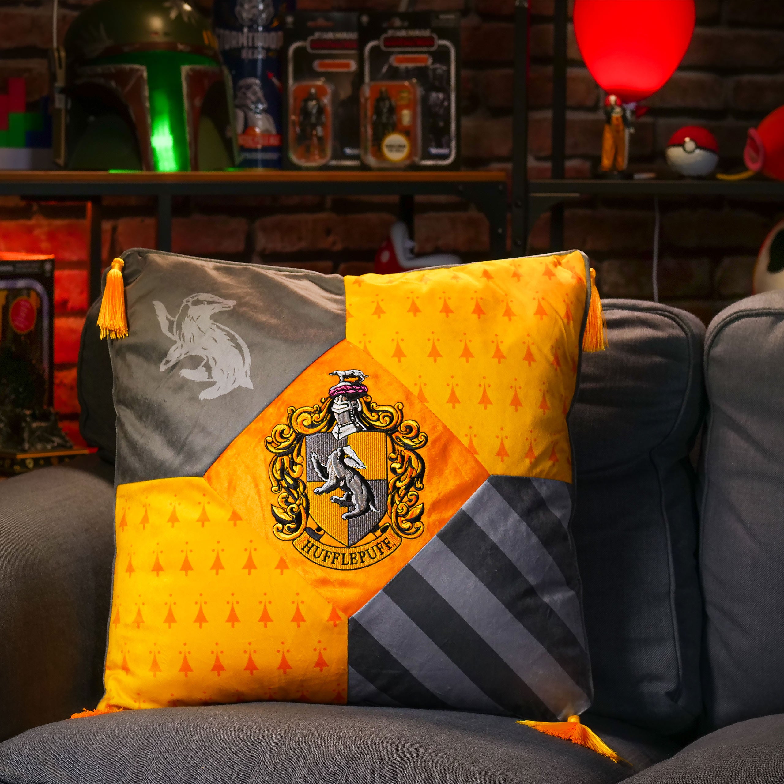 Imagen del producto Harry Potter - Almohada Hufflepuff con borlas deluxe