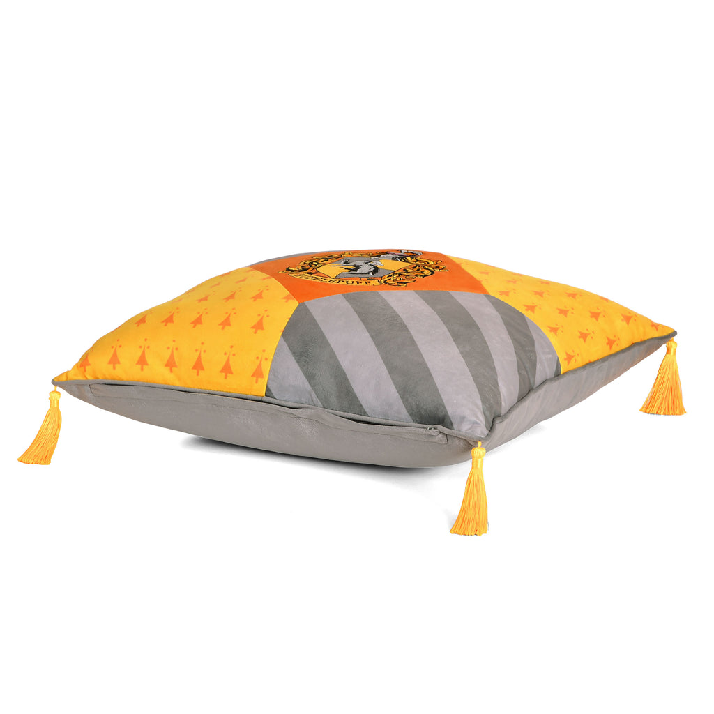 Imagen del producto Harry Potter - Almohada Hufflepuff con borlas deluxe
