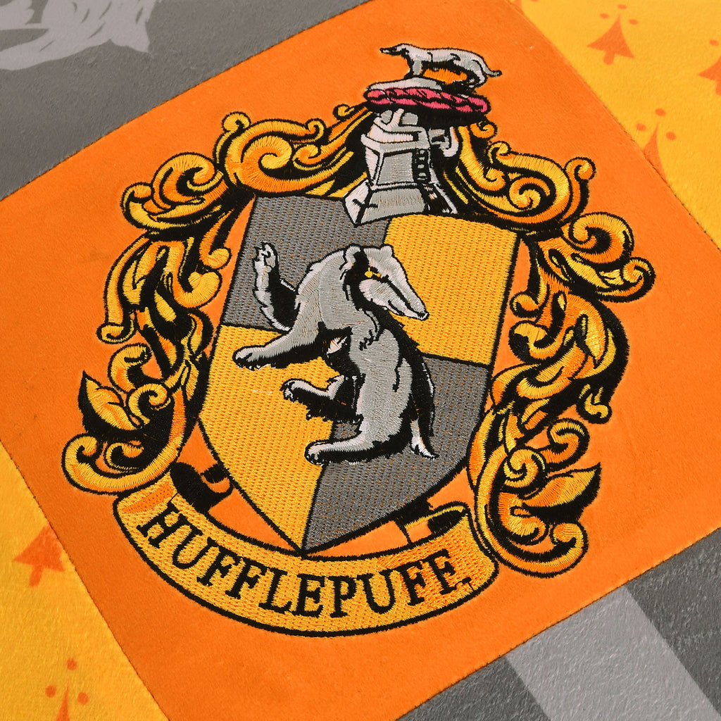 Imagen del producto Harry Potter - Almohada Hufflepuff con borlas deluxe