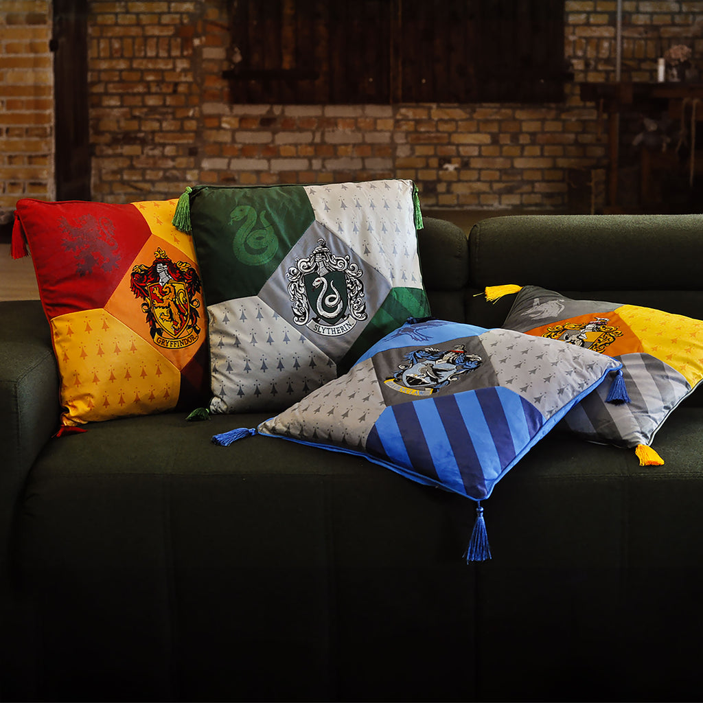 Imagen del producto Harry Potter - Almohada Hufflepuff con borlas deluxe