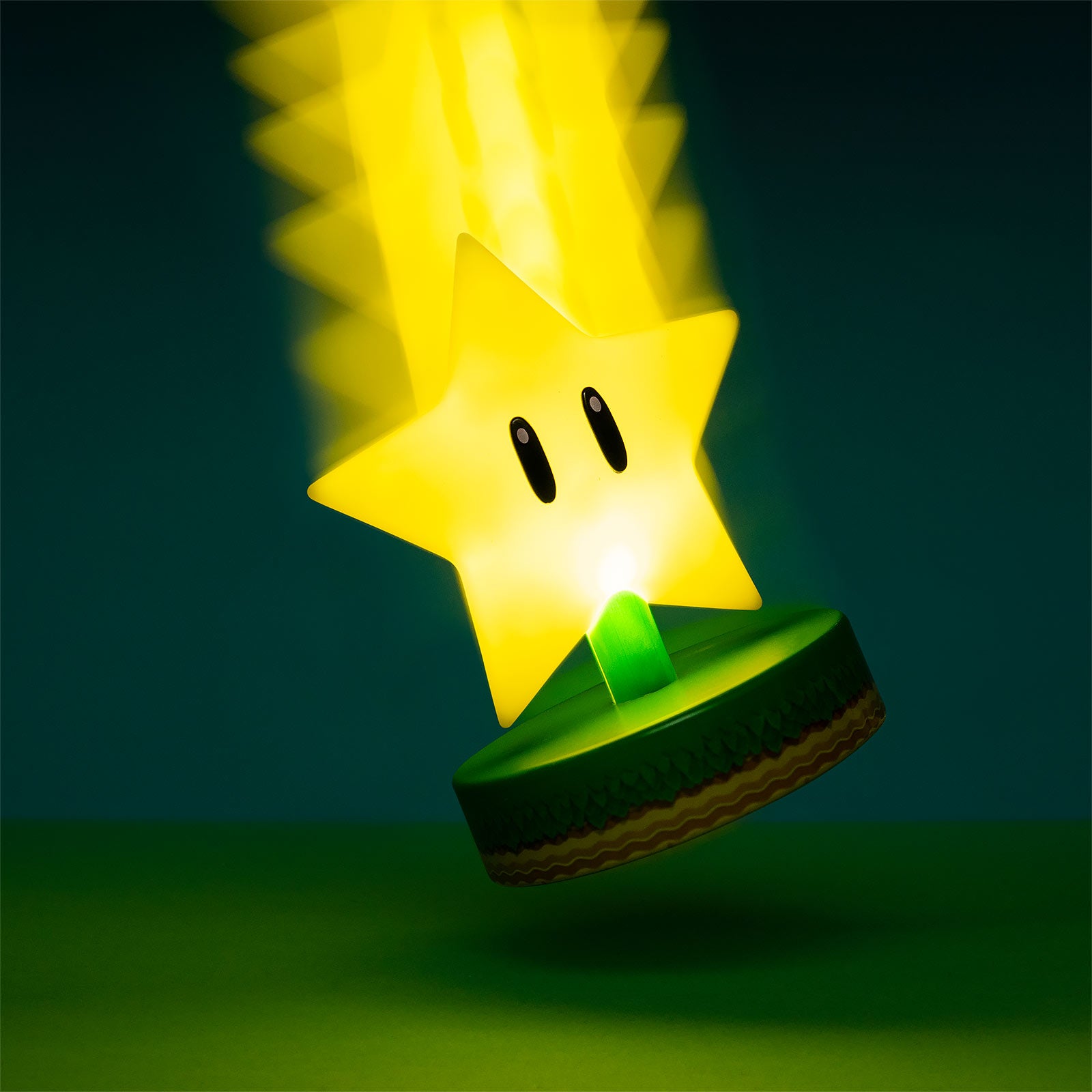 Imagen del producto Super Mario - Lámpara de mesa 3D de iconos de Super Estrella