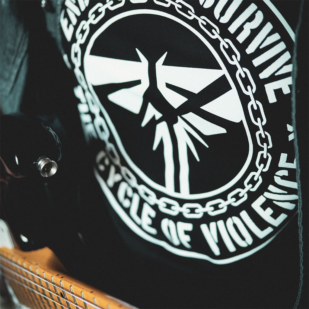 Imagen del producto Camiseta Endure and Survive para fans de The Last of Us negra