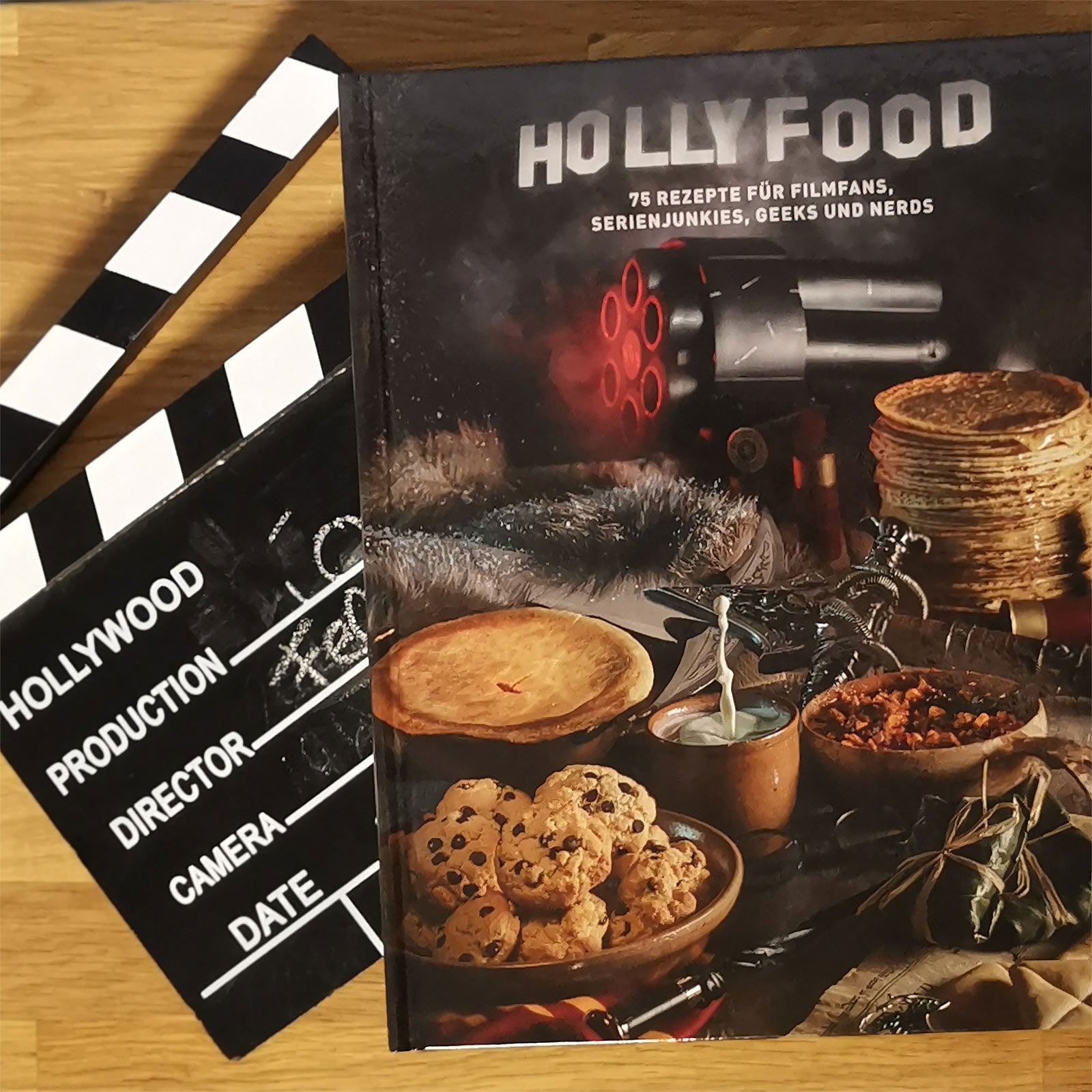 Imagen del producto Hollyfood - Libro de cocina para fanáticos de películas, adictos a series, geeks y nerds