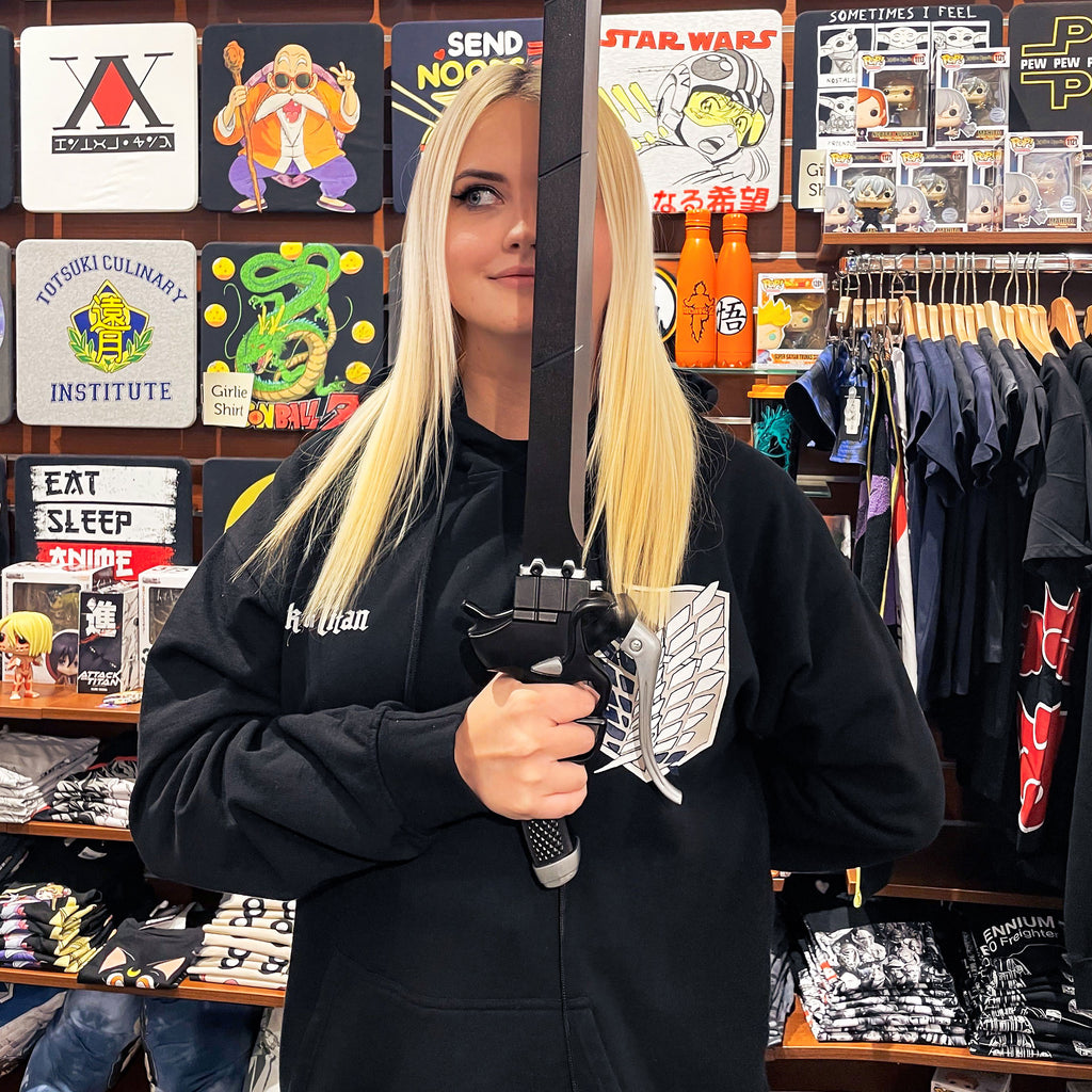 Imagen del producto Réplica de espada de media hoja con funda para fans de Attack on Titan