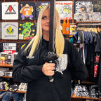 Imagen del producto Réplica de espada de media hoja con funda para fans de Attack on Titan