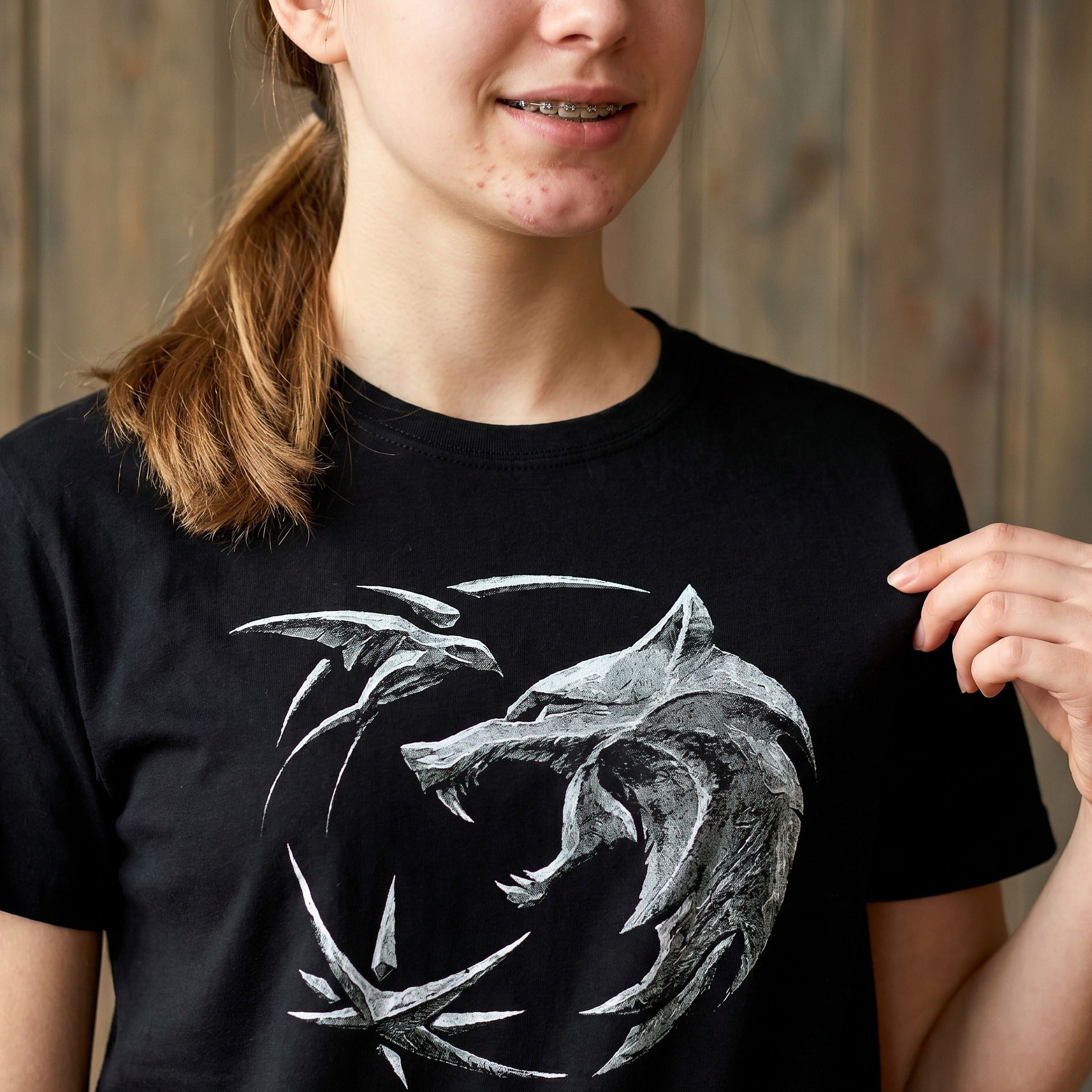 Imagen del producto Witcher - Camiseta Emblema de Lobo negra