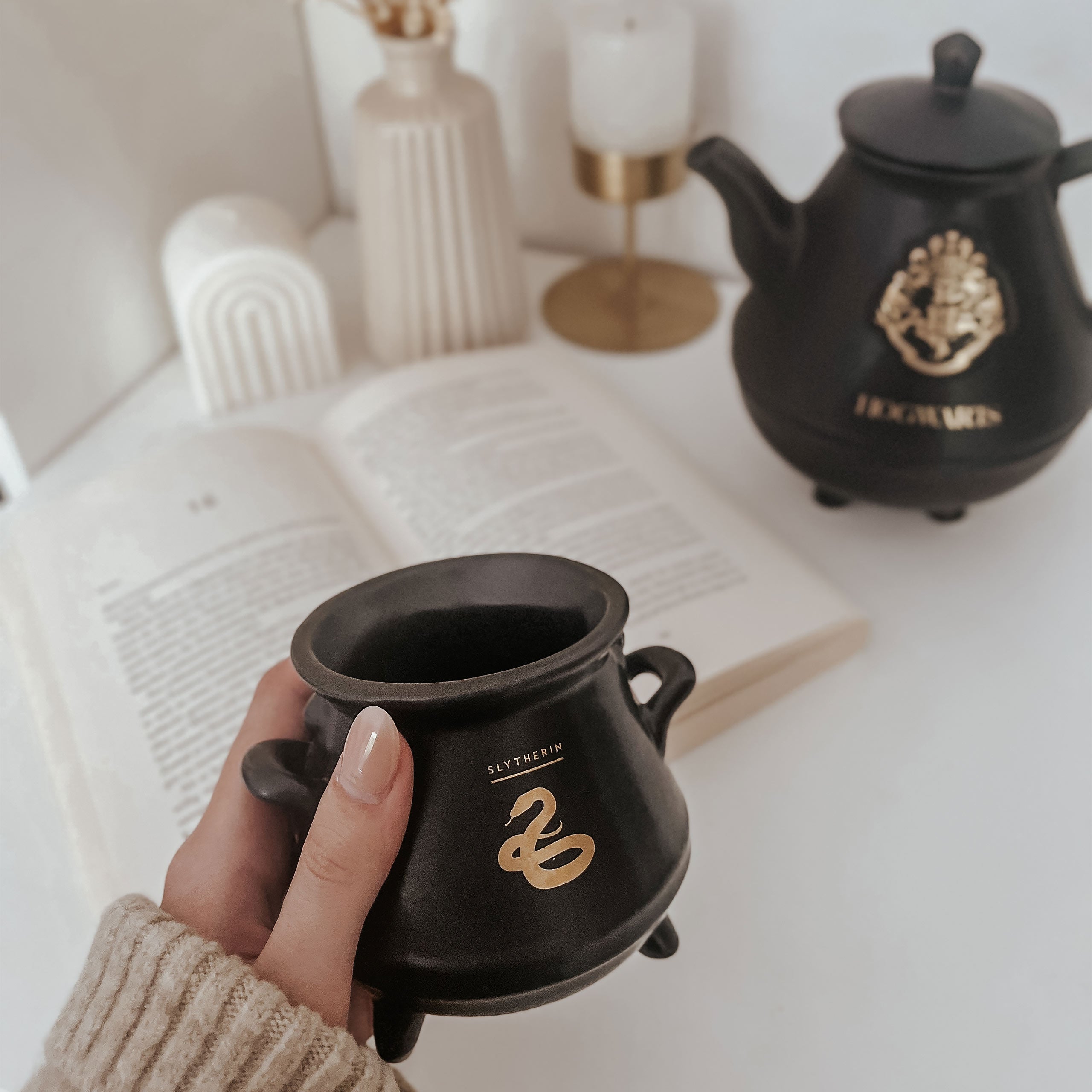 Product image Harry Potter - Hogwarts Crest Cauldron Tea Set