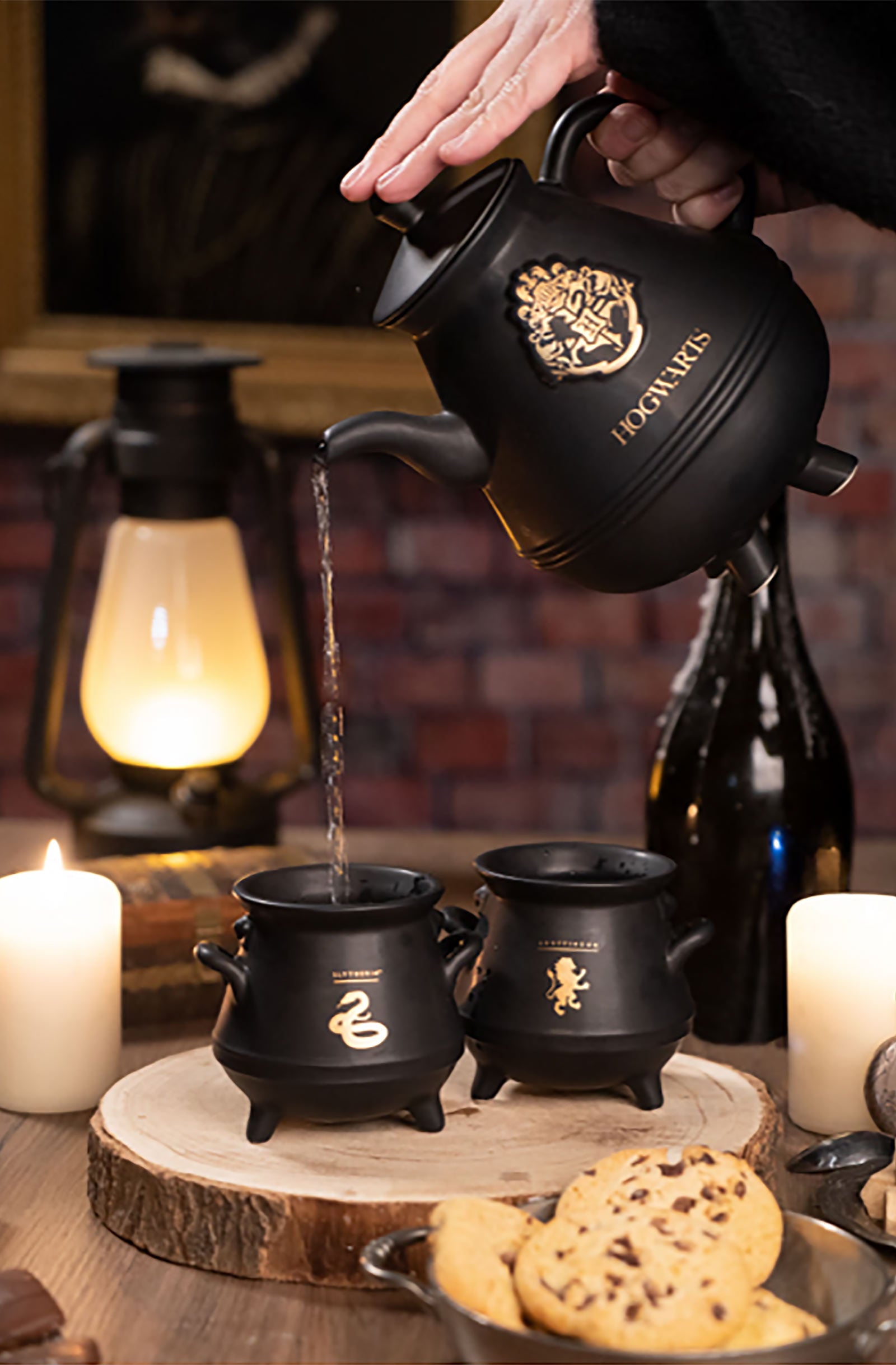 Imagen del producto Harry Potter - Set de té de caldero con escudo de Hogwarts