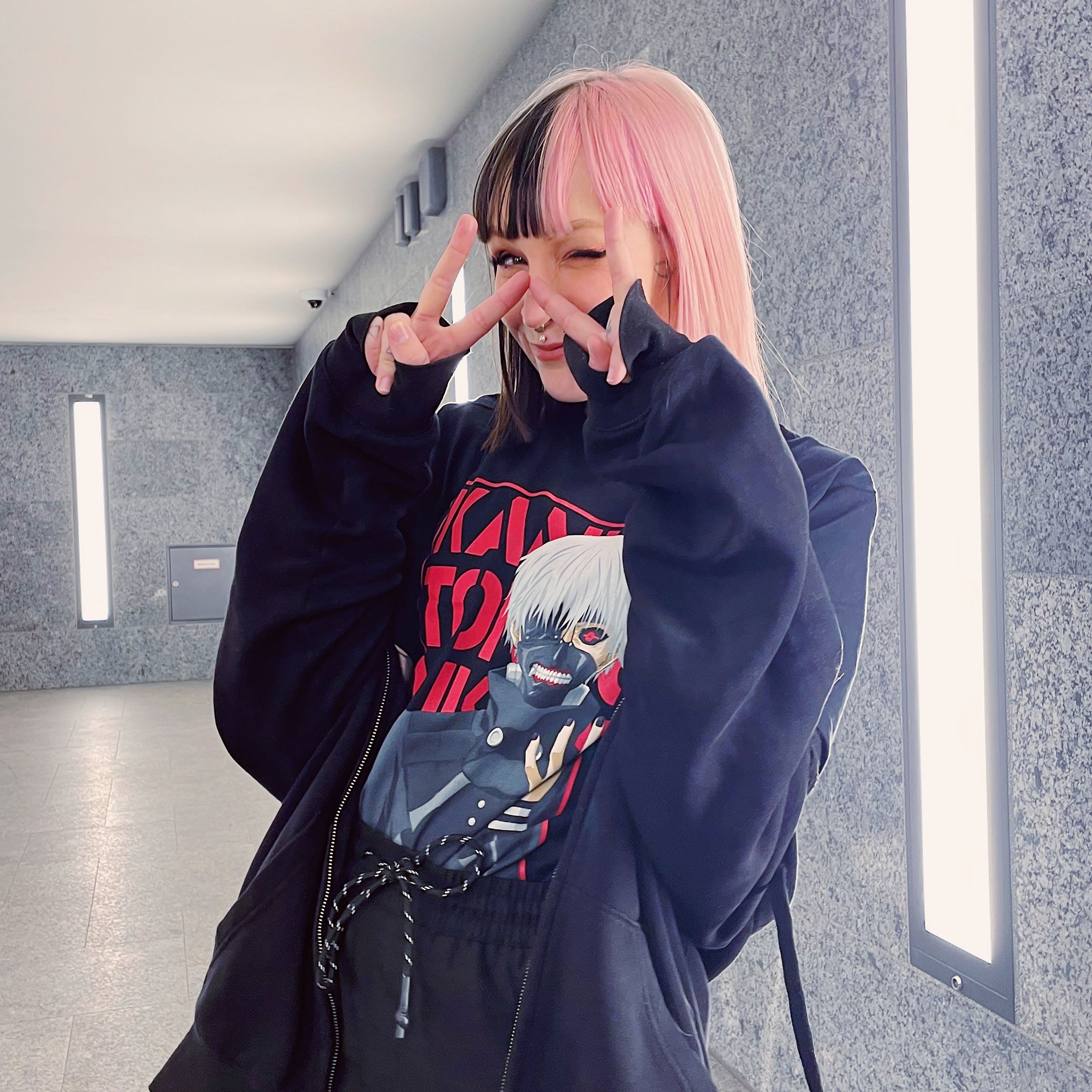 Imagen del producto Tokyo Ghoul - Camiseta negra 'Kaneki's Ready'