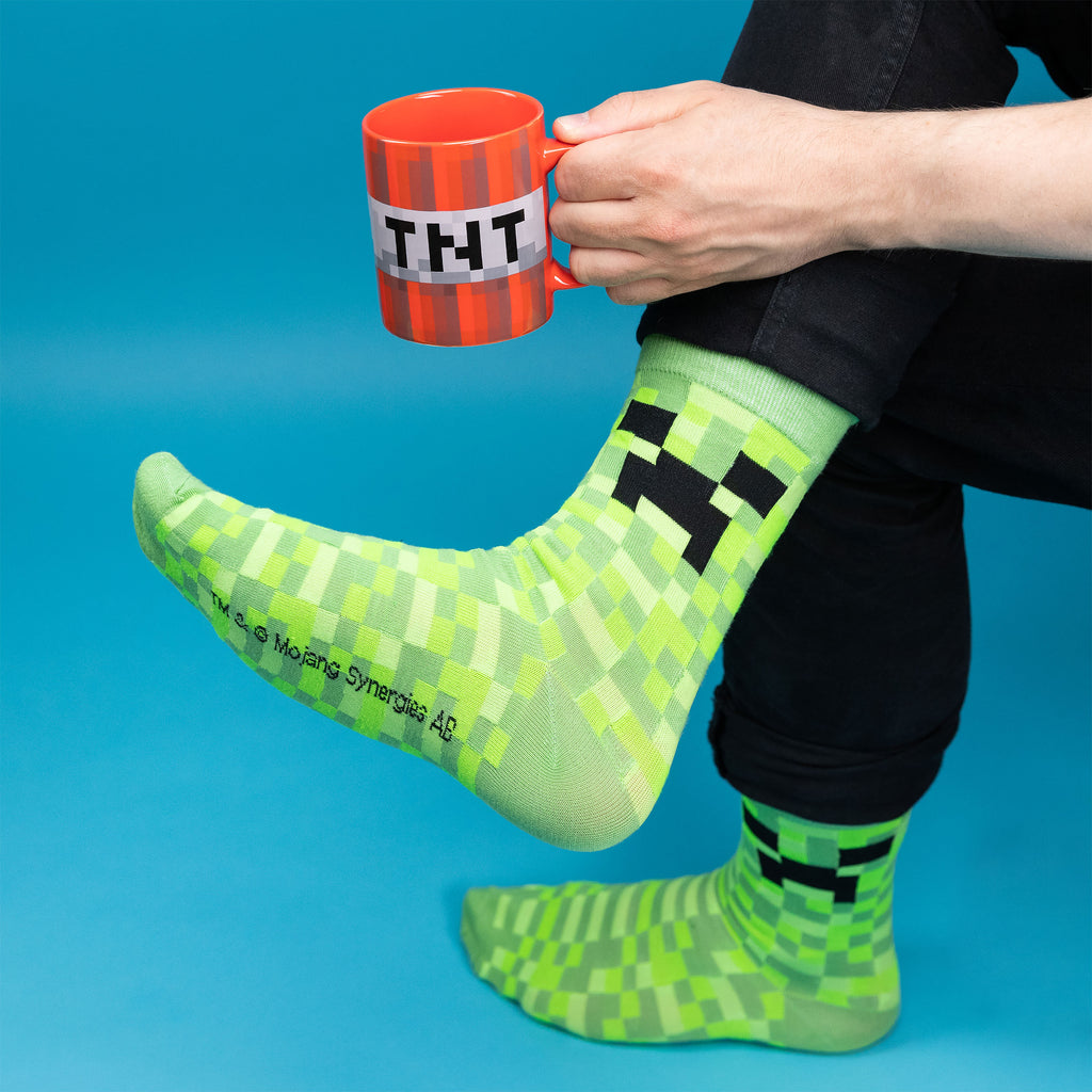 Imagen del producto Minecraft - Set de calcetines Creeper y taza TNT