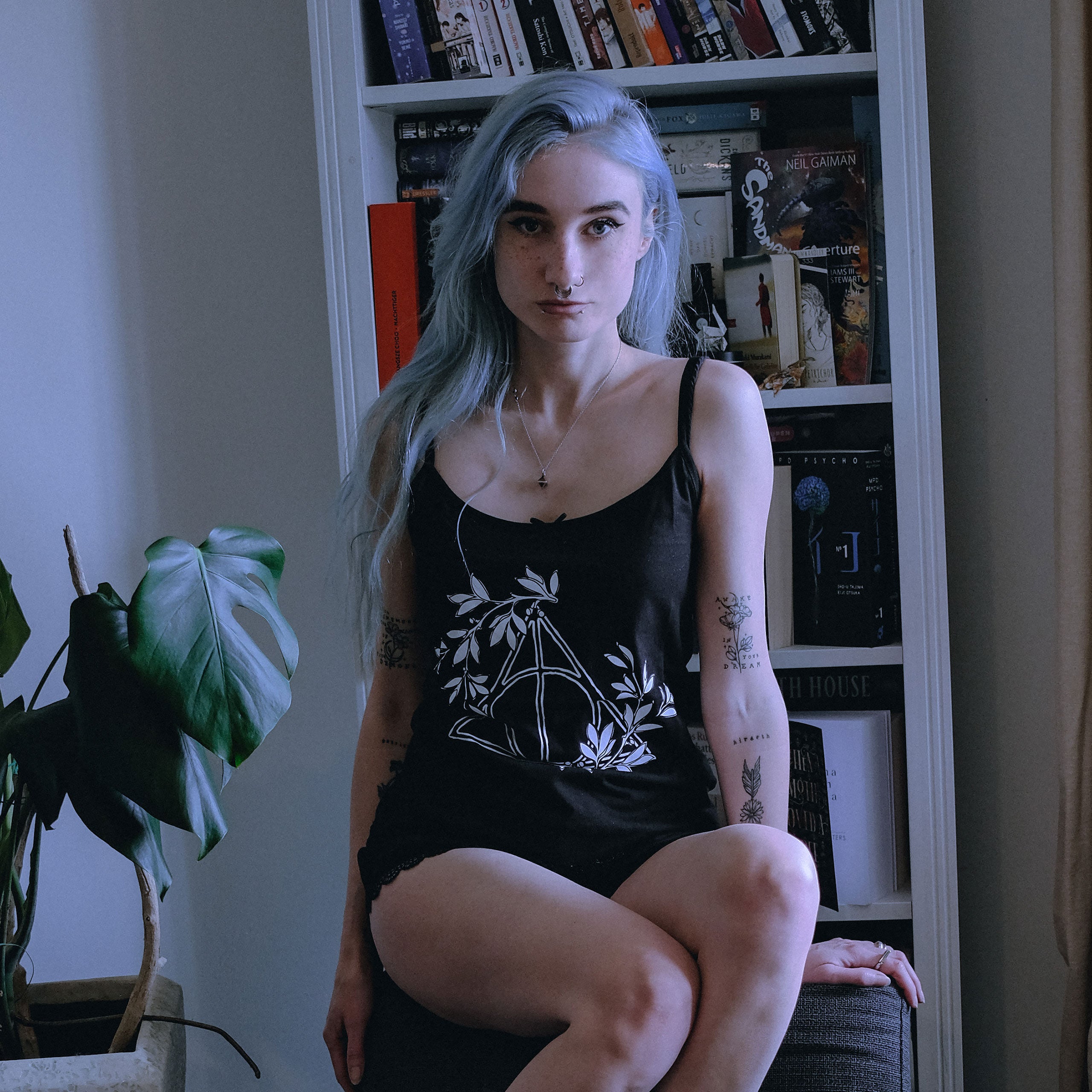 Imagen del producto Pijama de Mujer de los Reliquias de la Muerte corto con encaje - Harry Potter