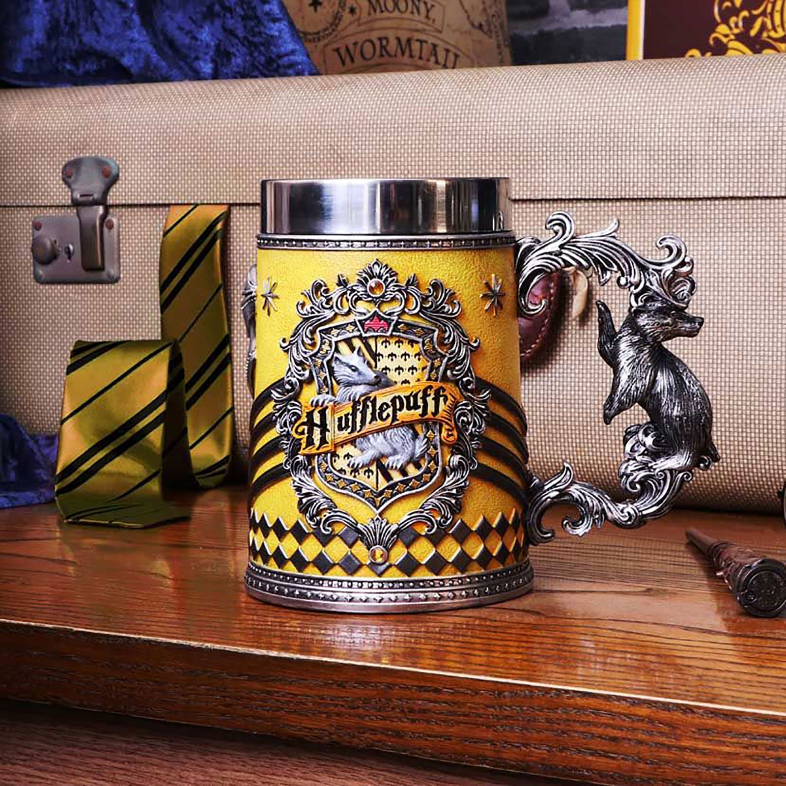 Imagen del producto Harry Potter - Jarra de lujo con el logo de Hufflepuff