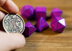 Imagen del producto Witcher - Dandelion Conquistador de Corazones Set de Dados RPG 7 piezas con Moneda de Colección