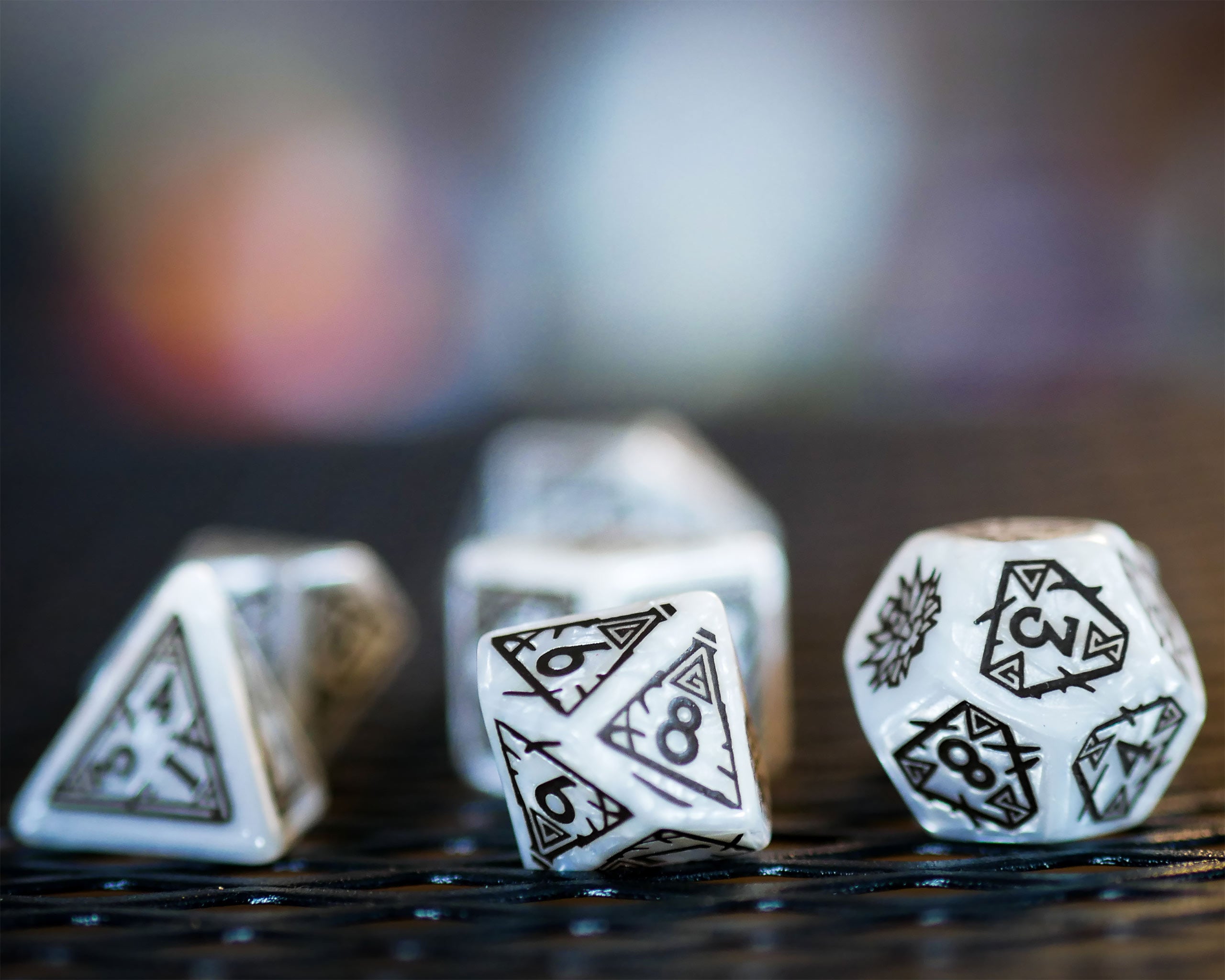 Imagen del producto Witcher - Geralt Lobo Blanco RPG Set de Dados 7 piezas con Moneda de Colección