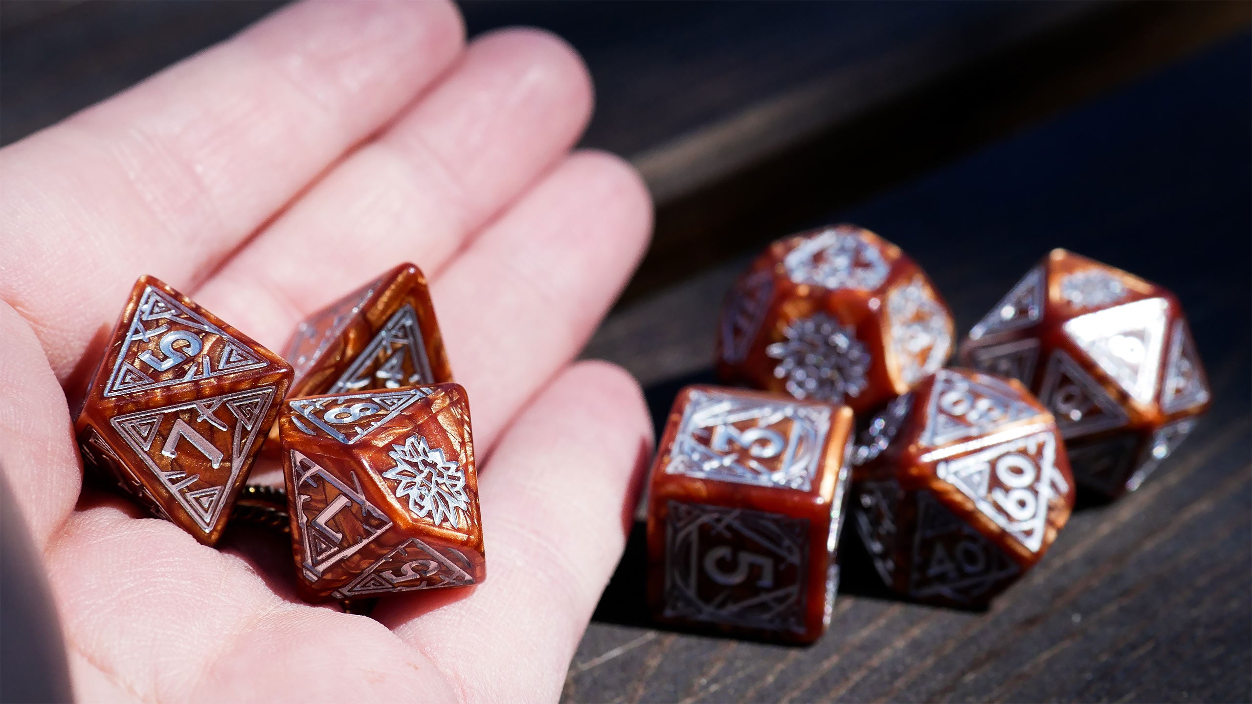 Imagen del producto Witcher - Geralt Monster Slayer RPG Set de Dados 7 piezas con Moneda de Colección