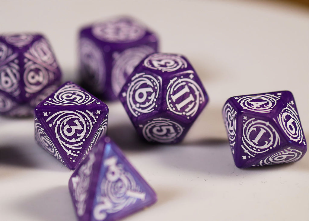Imagen del producto Witcher - Yennefer Lilac & Gooseberries RPG Set de Dados 7 piezas con Moneda de Colección