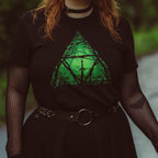 Imagen del producto Camiseta de la Espada Maestra en el bosque para fans de Zelda negra