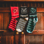 Imagen del producto Conjunto de 3 calcetines de Hogwarts en caja de regalo - Harry Potter