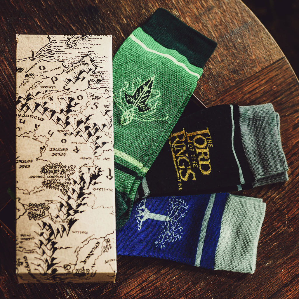 Imagen del producto Set de 3 pares de calcetines de la Tierra Media en caja de regalo - El Señor de los Anillos