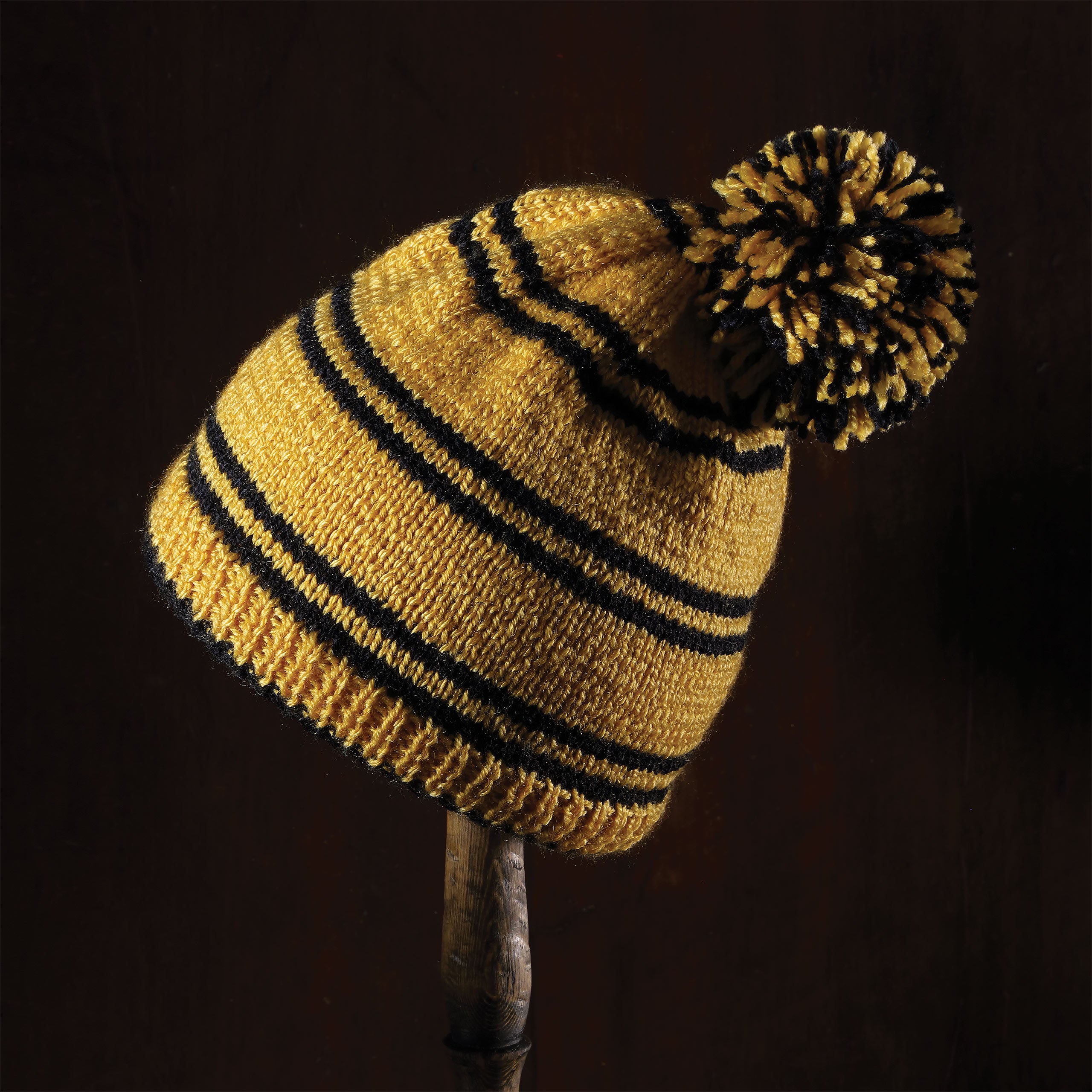 Imagen del producto Set de punto de gorro de pompones Hufflepuff - Harry Potter