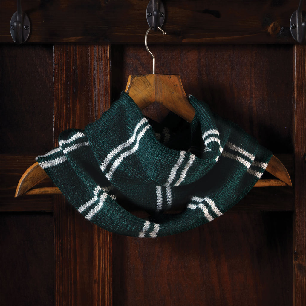 Imagen del producto Set de Tejido Bufanda Circular Slytherin - Harry Potter