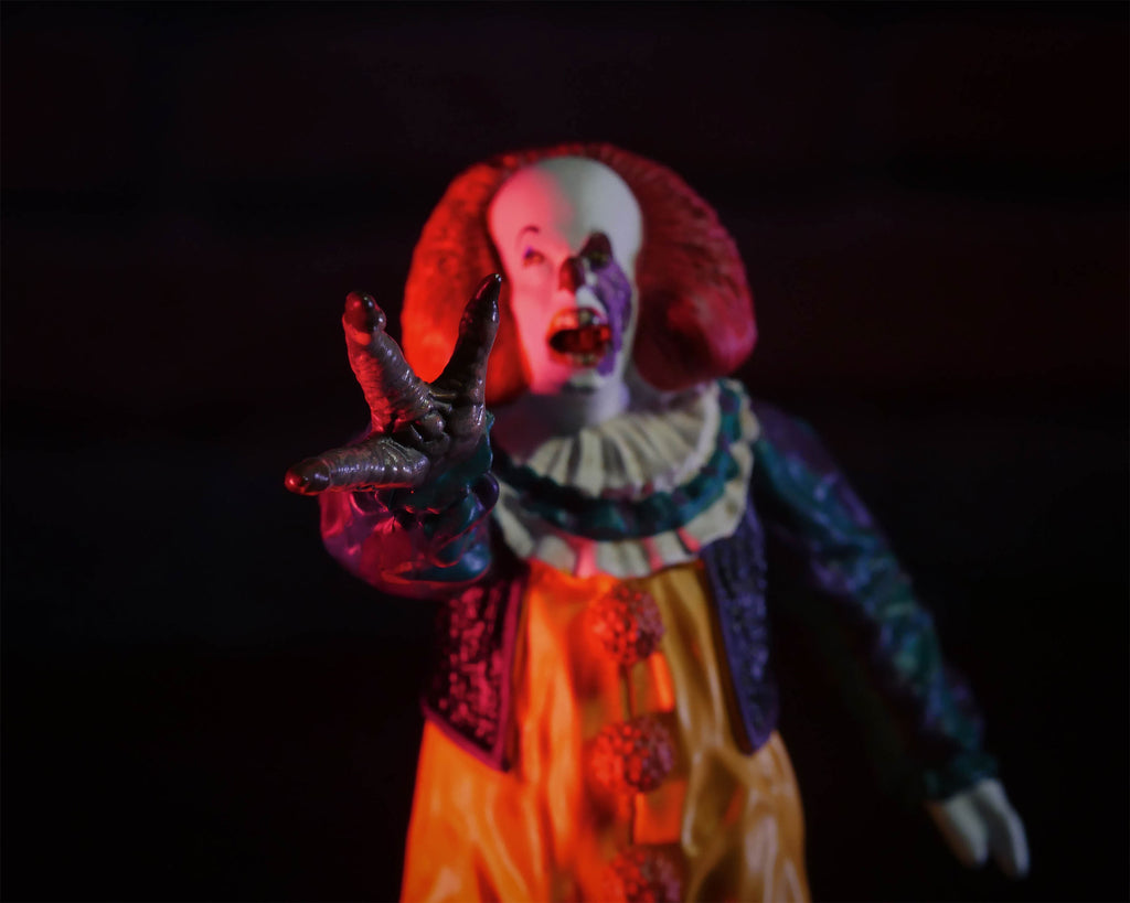 Imagen del producto Stephen Kings IT - Figura de metal Pennywise 1990