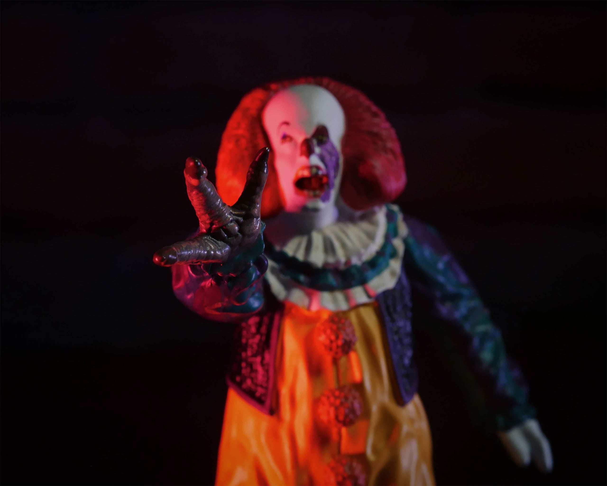 Imagen del producto Stephen Kings IT - Figura de metal Pennywise 1990