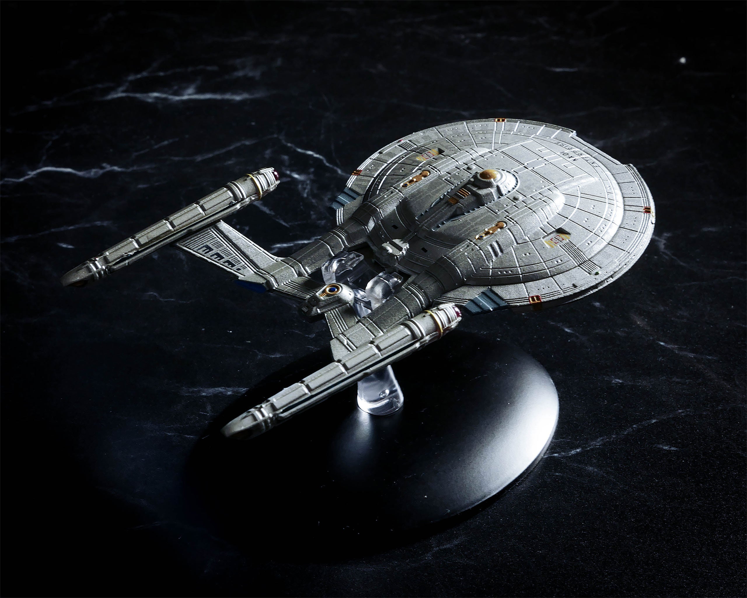 Product image Star Trek - Spaceship U.S.S. Enterprise NX-01 Hero Collector Figure