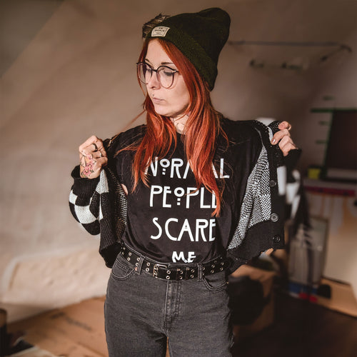 Imagen del producto Camiseta 'Normal People Scare Me' para fans de American Horror Story negro