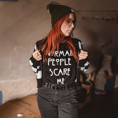 Imagen del producto Camiseta 'Normal People Scare Me' para fans de American Horror Story negro