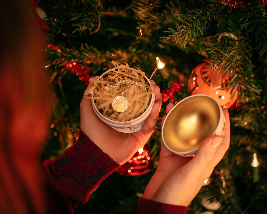 Product image Harry Potter - Yule Ball Christmas Bauble with Necklace