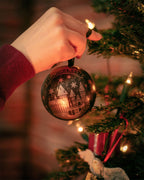 Imagen del producto Harry Potter - Bola de Navidad de Hogwarts con Set de Pendientes
