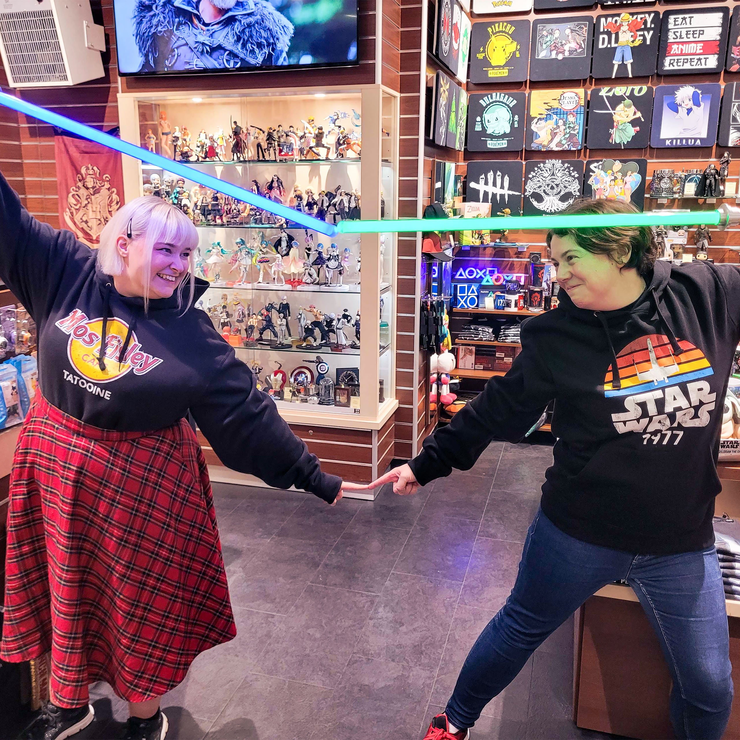 Imagen del producto Sudadera con capucha Mos Eisley Cafe para fans de Star Wars negro