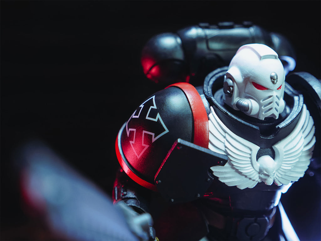 Imagen del producto Warhammer 40k - Figura de acción del sargento veterano de la Guardia Cuervo 18,5 cm
