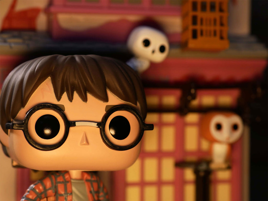 Imagen del producto Harry Potter y la figura Funko Pop de la tienda de búhos Eeylops con diorama