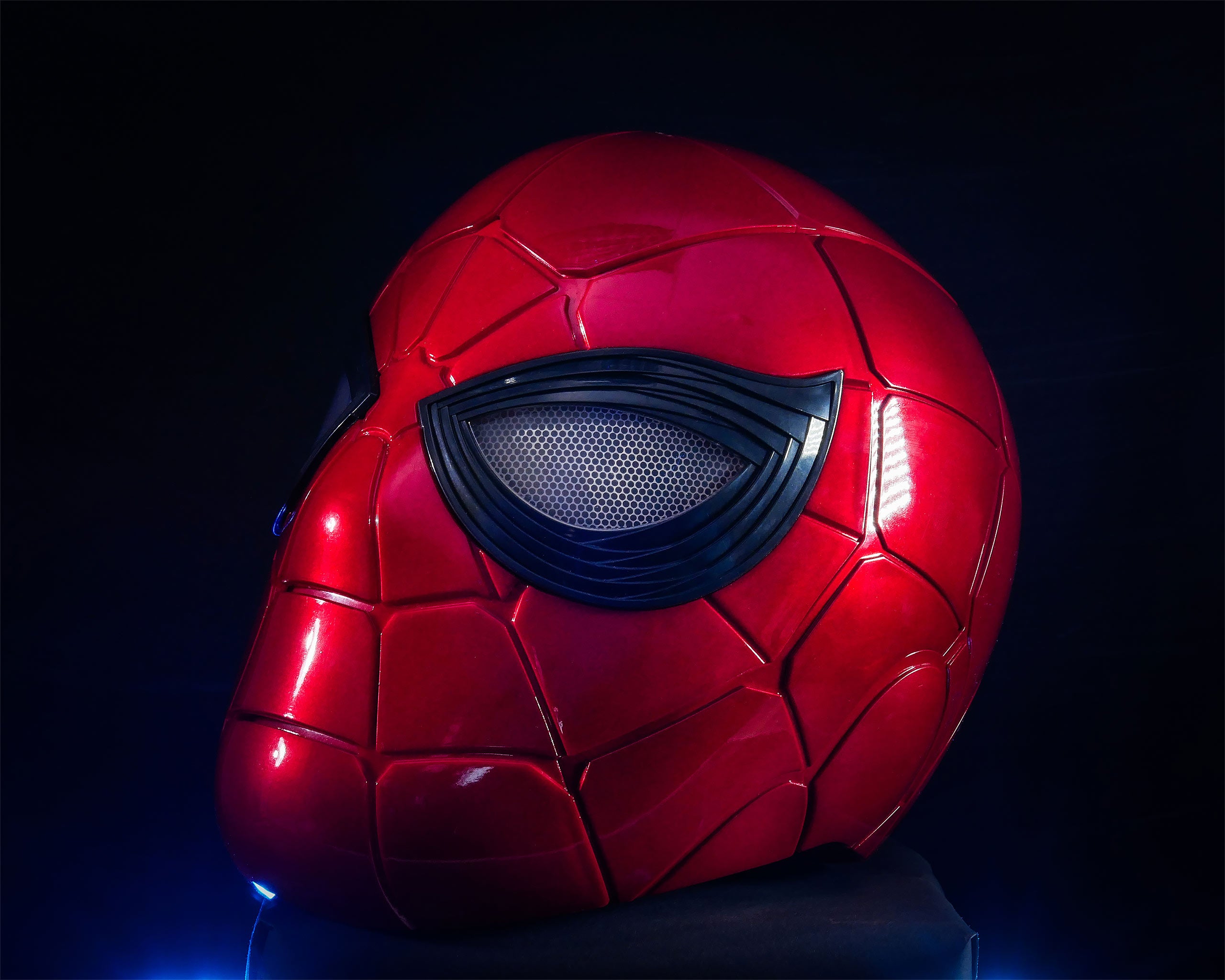 Imagen del producto Spider-Man - Réplica del casco Iron Spider con efectos de luz
