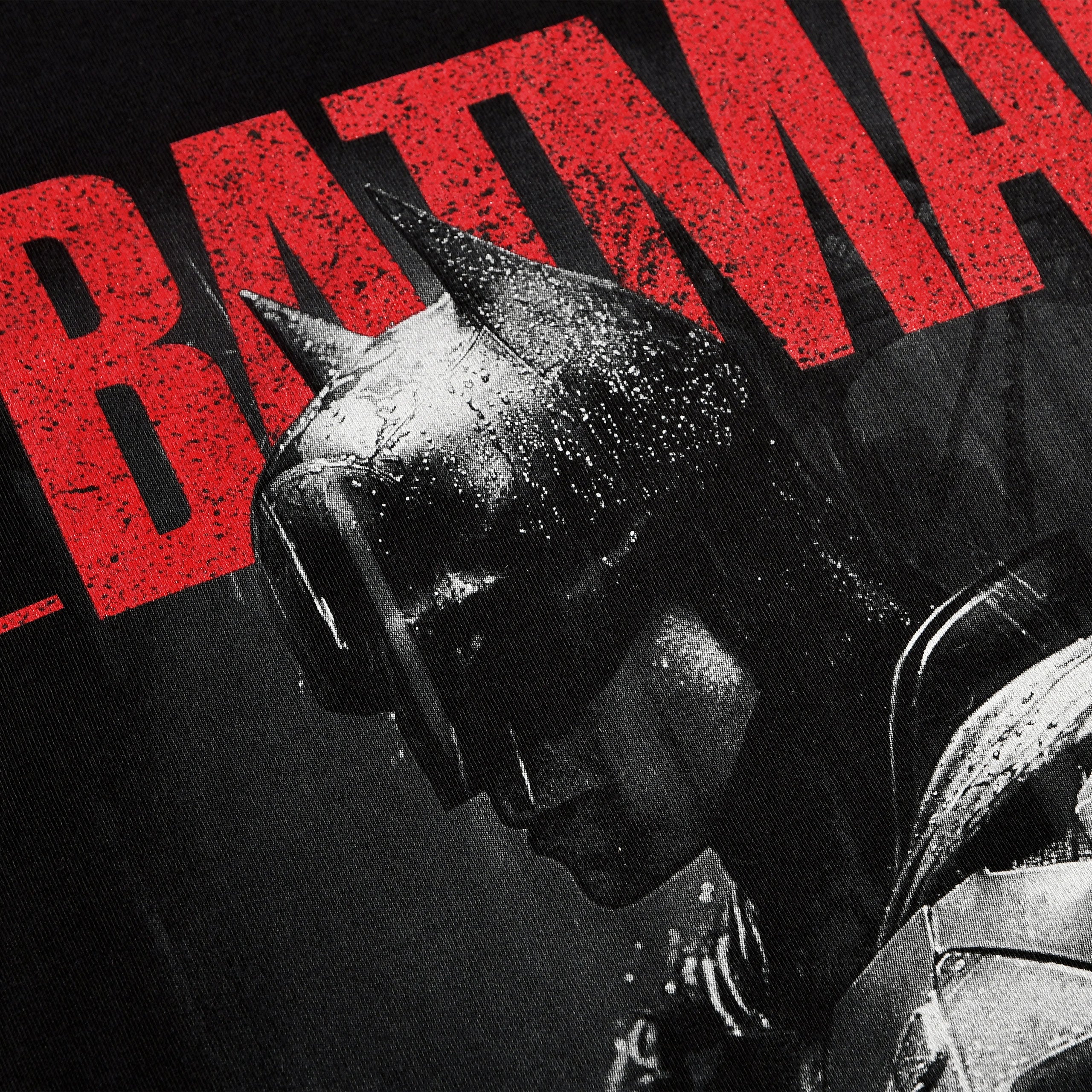 Imagen del producto The Batman - Camiseta negra 'Standing In The Rain'