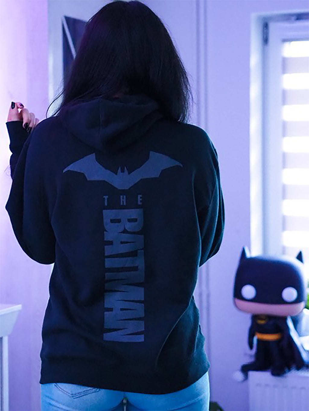 Imagen del producto Sudadera con capucha negra con el logo de The Batman