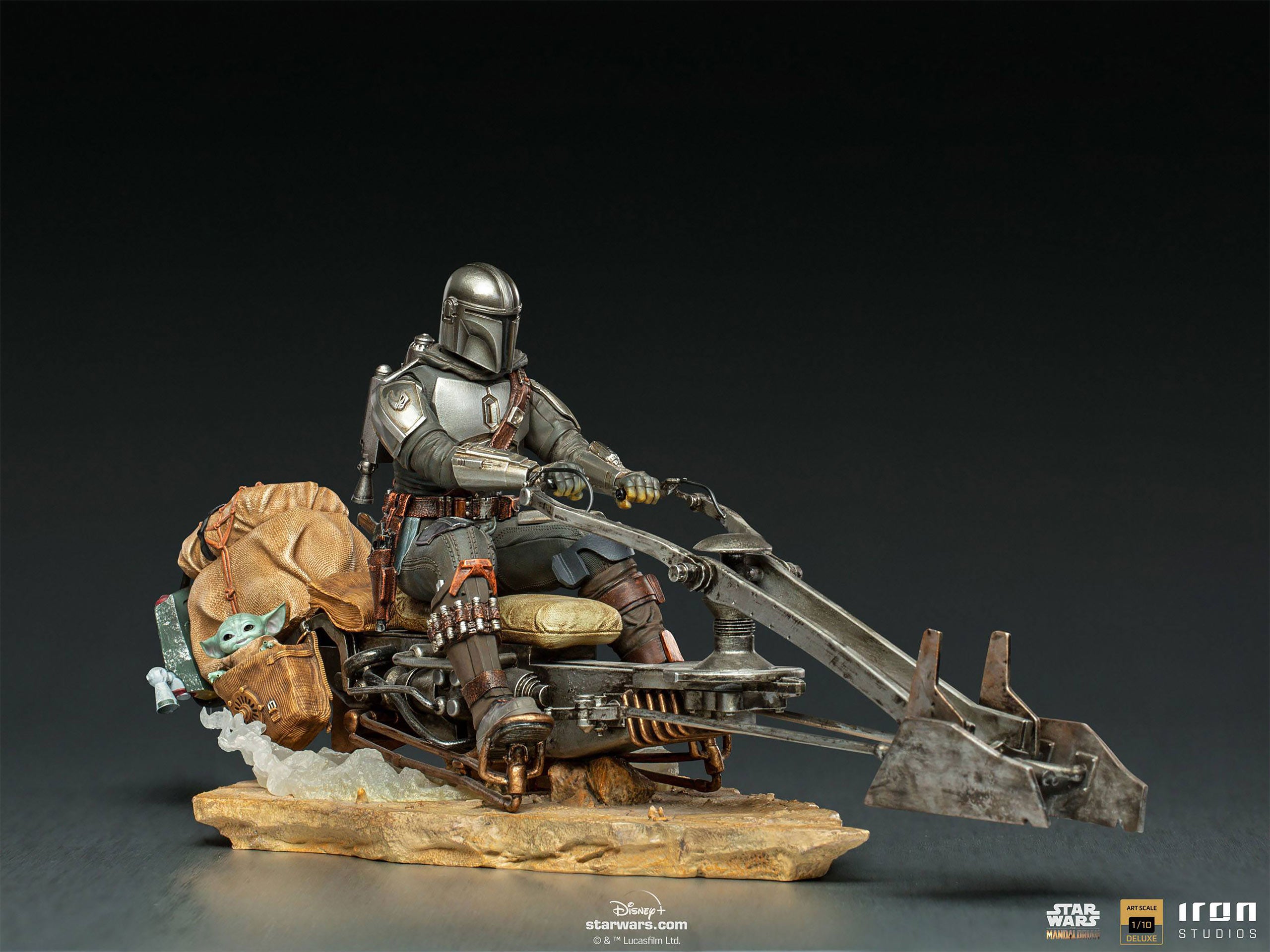 Imagen del producto Mando con Speeder BDS Art Scale Deluxe Statue - Star Wars The Mandalorian