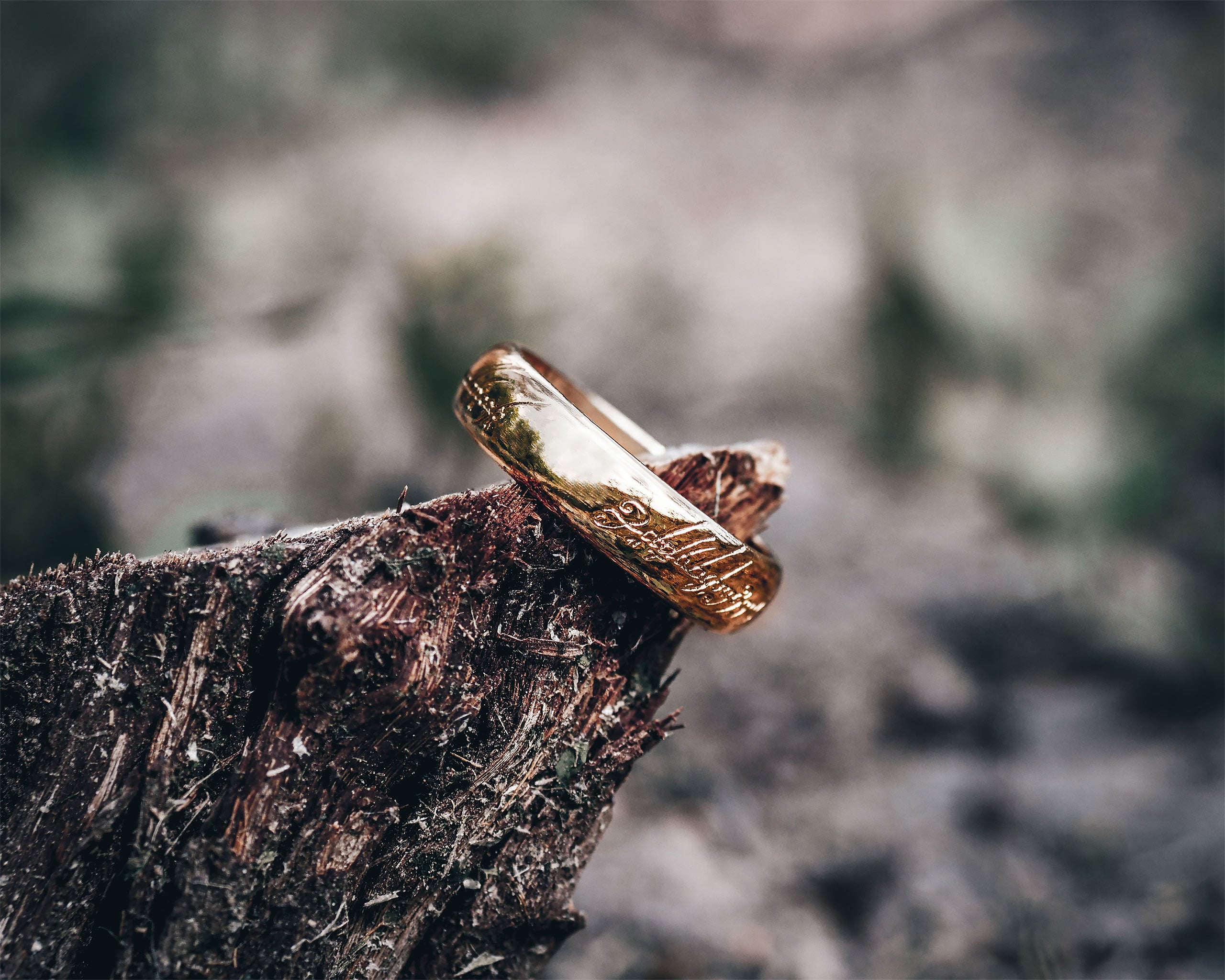Imagen del producto El Señor de los Anillos – Réplica de la maza de Sauron con estandarte de guerra (Edición Ojo Rojo)