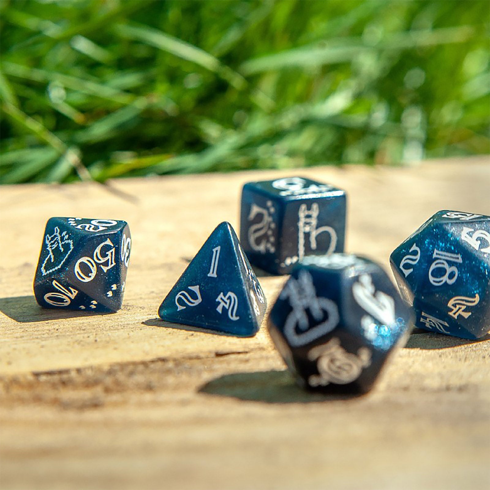 Imagen del producto Juego de Dados de Rol con Brillo de Llama 7 piezas