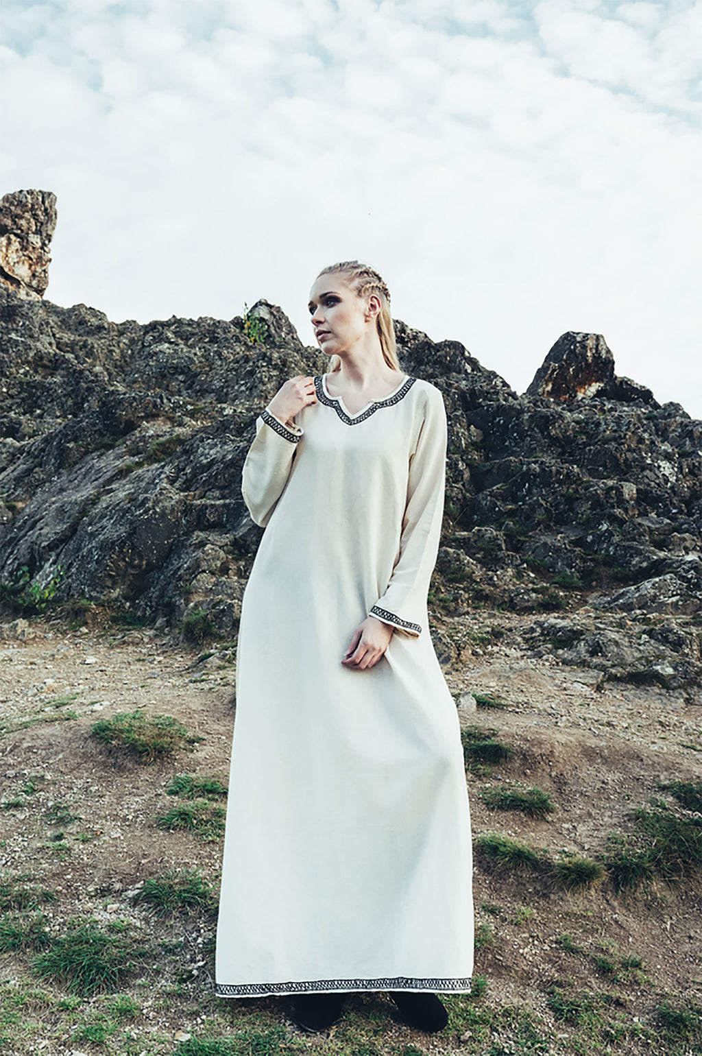 Imagen del producto Vestido medieval Brigida beige
