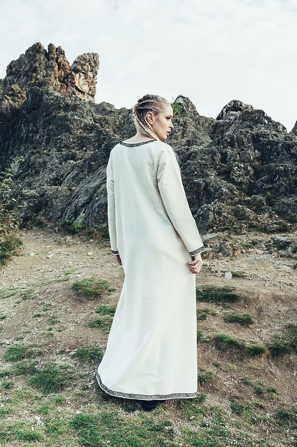 Imagen del producto Vestido medieval Brigida beige