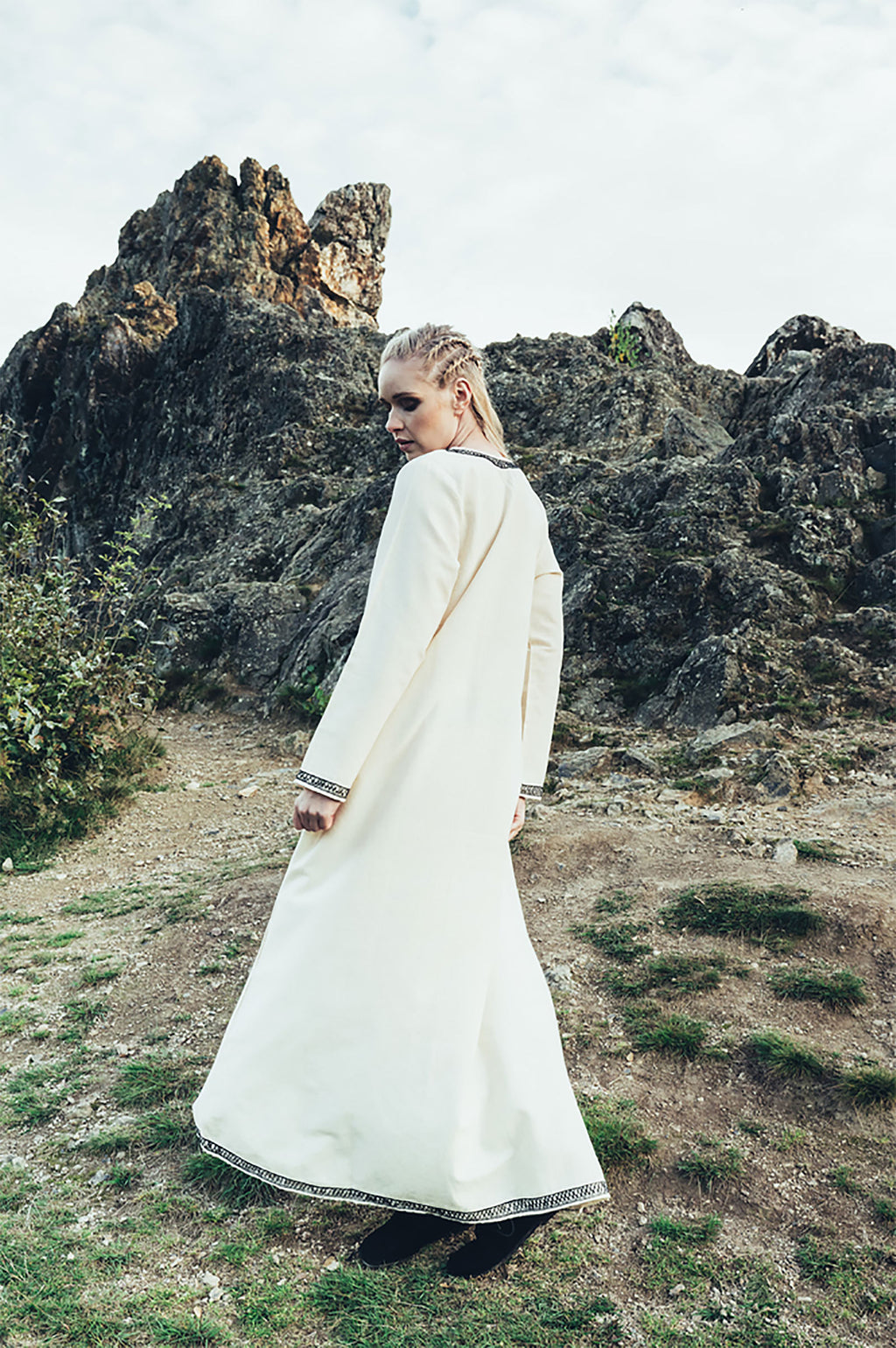 Imagen del producto Vestido medieval Brigida beige