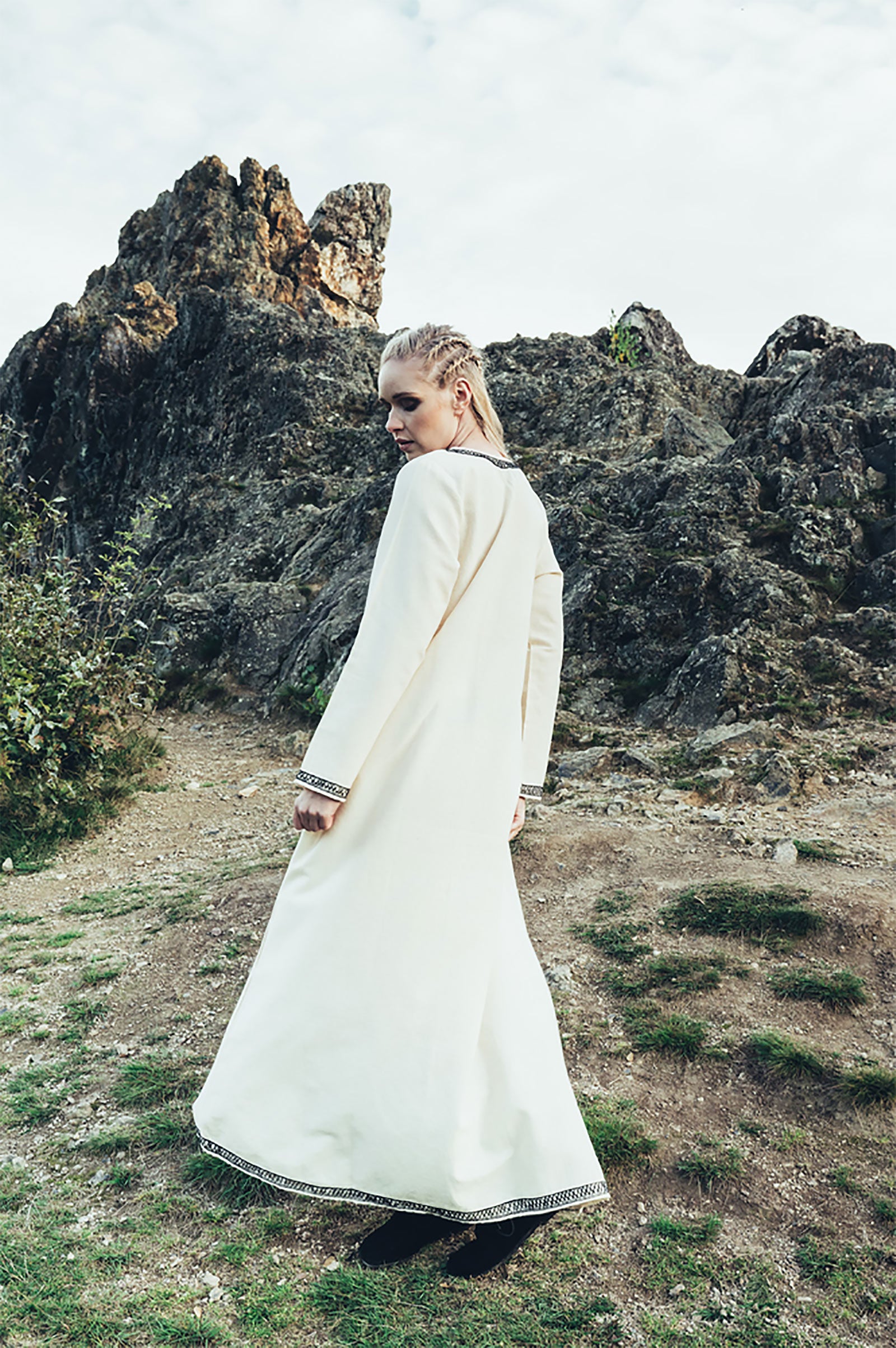 Imagen del producto Vestido medieval Brigida beige