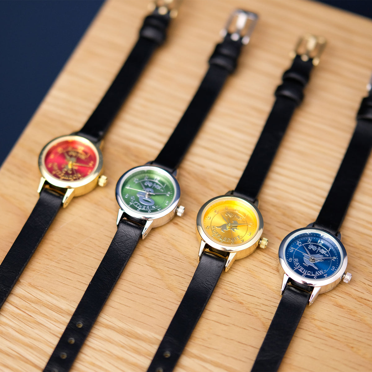 Imagen del producto Harry Potter - Reloj de pulsera con el emblema de Slytherin