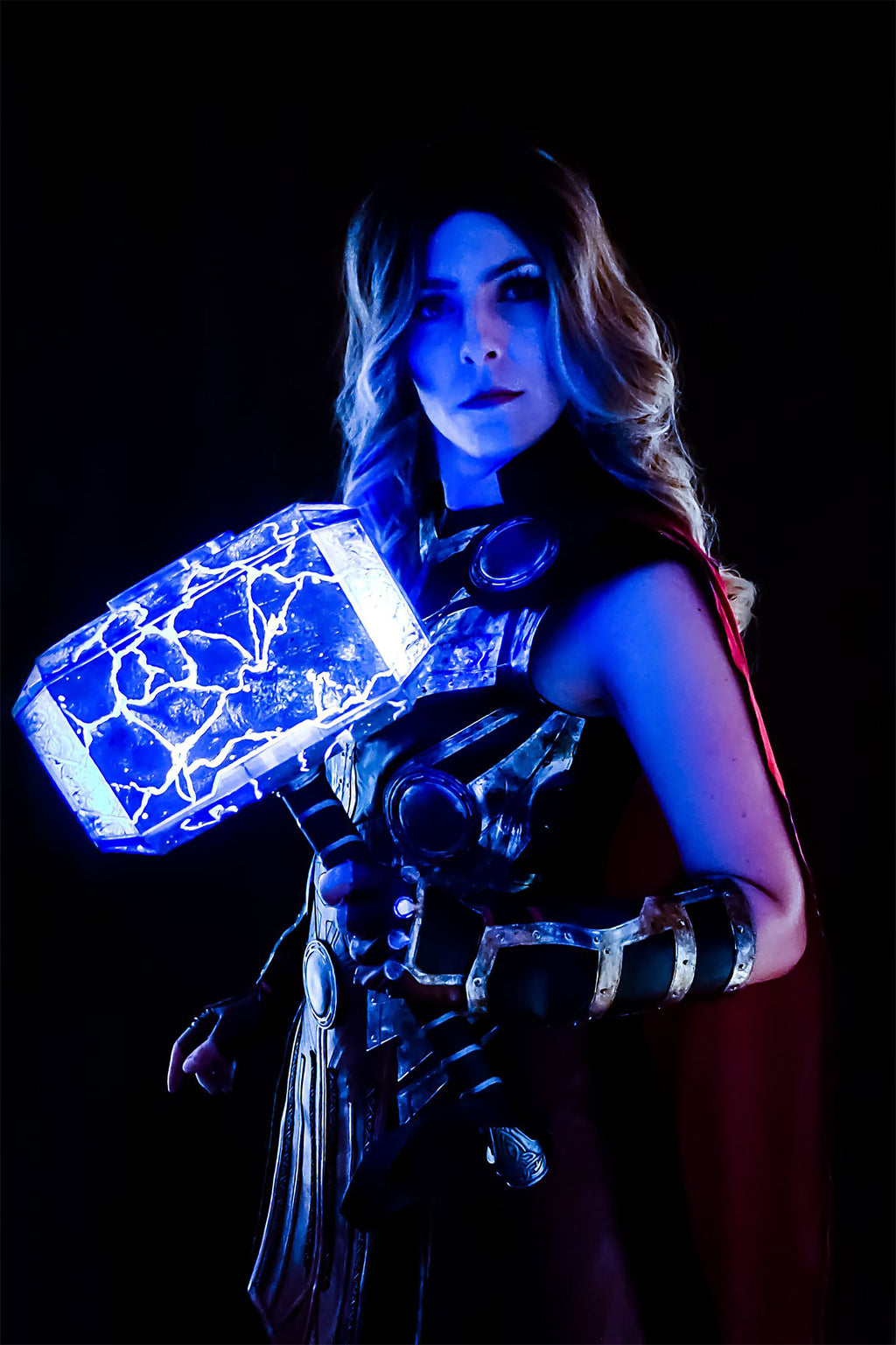 Imagen del producto Thor - Réplica premium del martillo Mjolnir con luz y sonido