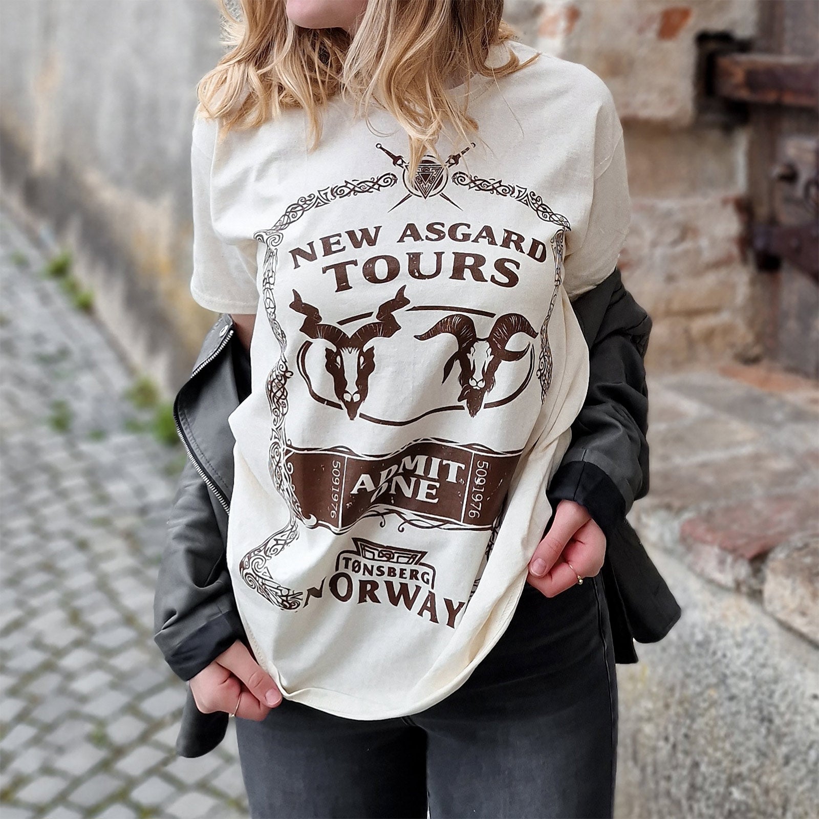 Imagen del producto Thor Love & Thunder - Camiseta de New Asgard Tours